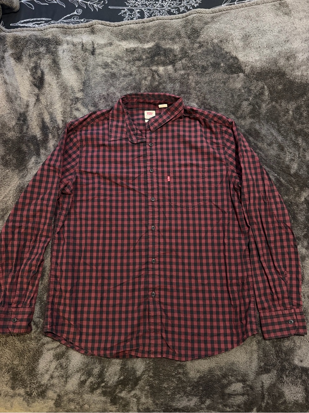 Levi's Men's Red and Black Plaid Button-Up Shirt